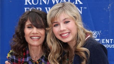 jen mccurdy|jennette mccurdy and her mother.